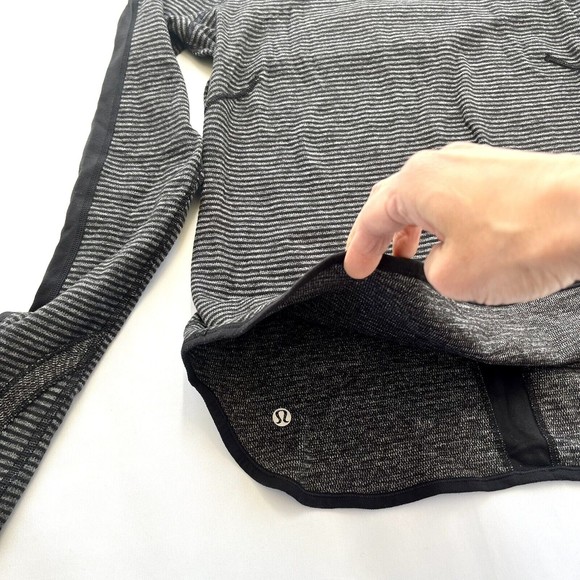 Lululemon Womens Runder Under Reversible Long Sleeve Top sz 8 / 10 Black & Gray - Picture 6 of 9